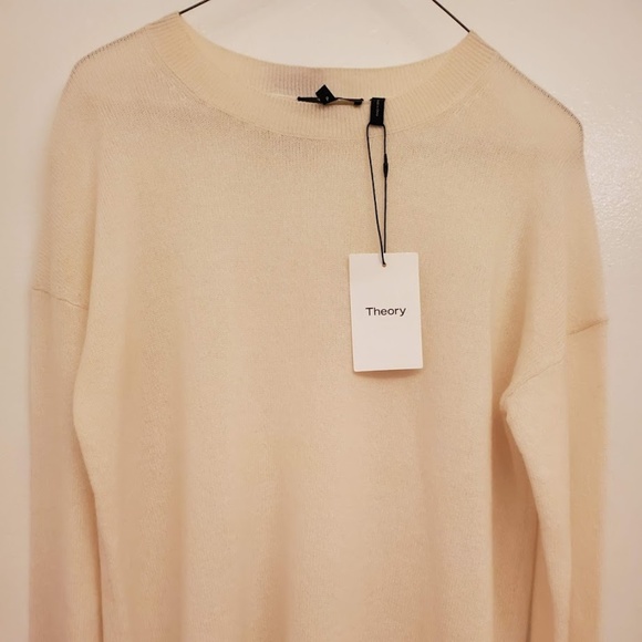 🔥Host Pick🔥 NWT Theory Karenia Cashmere Sweater - Picture 2 of 7